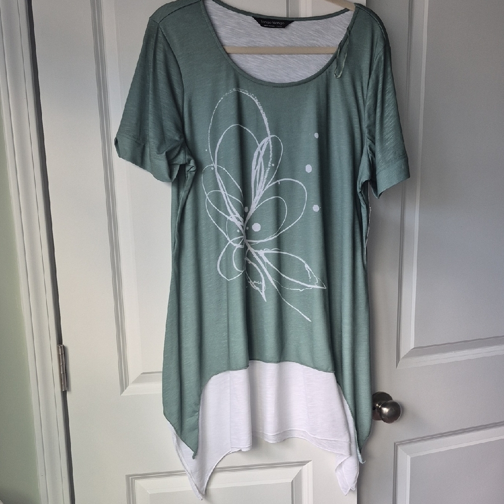 TANGO MANGO Green and White Graphic Short Sleeve Tee NWT